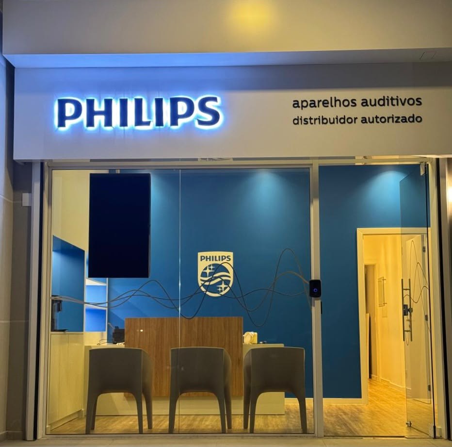 Fachada da loja física da Neoaudio, distribuidora autorizada Philips, no Medical Center